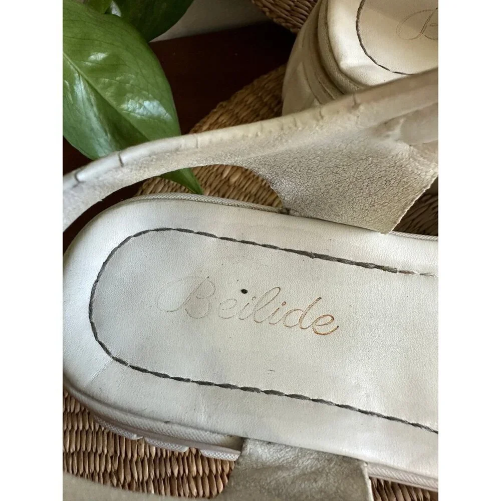 Beilide woman’s size 8 white sandals